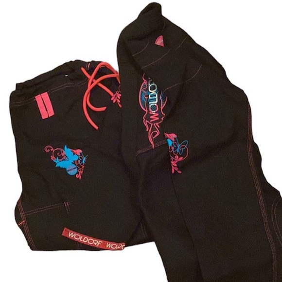 Brand new women’s GI in black with pink & blue accents Size F5 martial arts BJJ - Picture 2 of 13